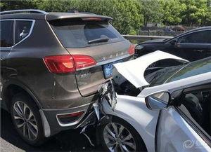 哈弗被追尾爆料视频,行车记录仪记录惊险瞬间  第2张